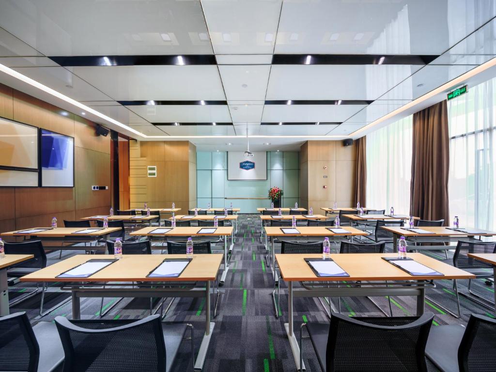 Konferenční prostory v ubytování Hampton by Hilton Guangzhou Baiyun Airport North