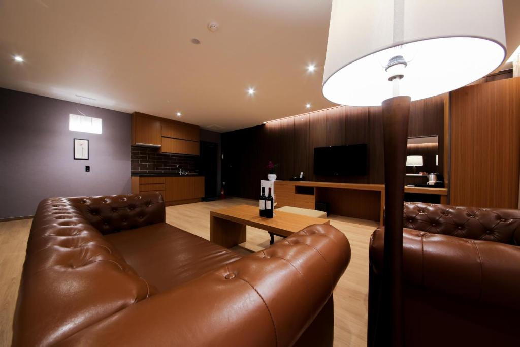 Kuchyň nebo kuchyňský kout v ubytování Incheon Stay Hotel