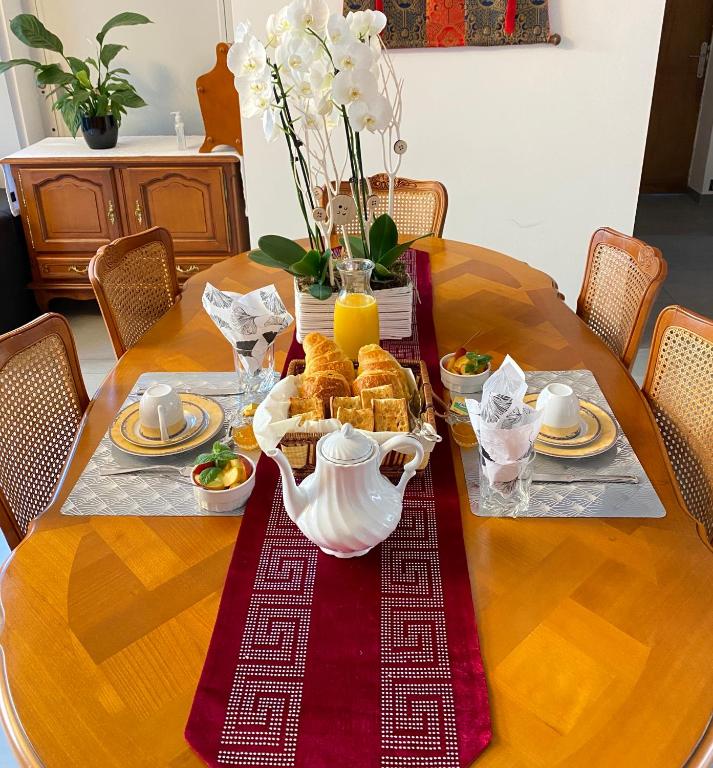 Reims Sherpa Guest House - 8