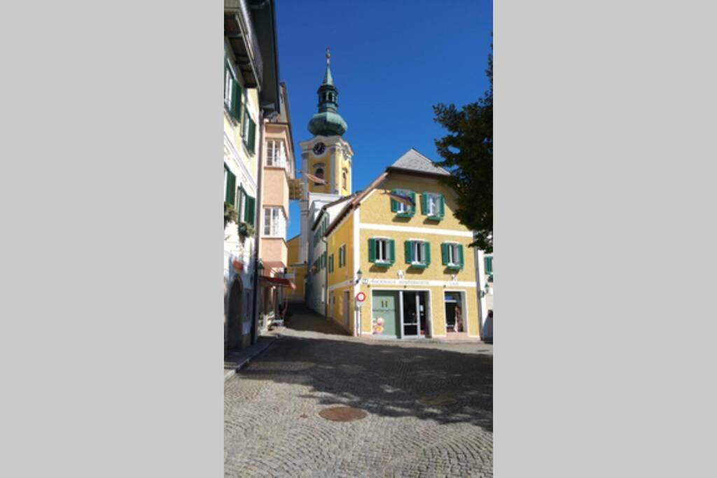 Fotografia z galérie ubytovania Altstadtwohnung Traunstein mit Traunseeblick 1A v destinácii Gmunden