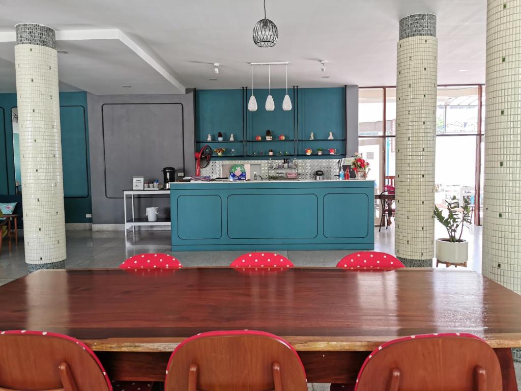 Kuchyň nebo kuchyňský kout v ubytování Subhamitra Hotel Hua Hin-SHA Certified