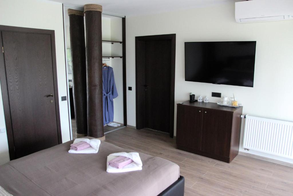 Vila Romnesa - Apartment With Terrace
