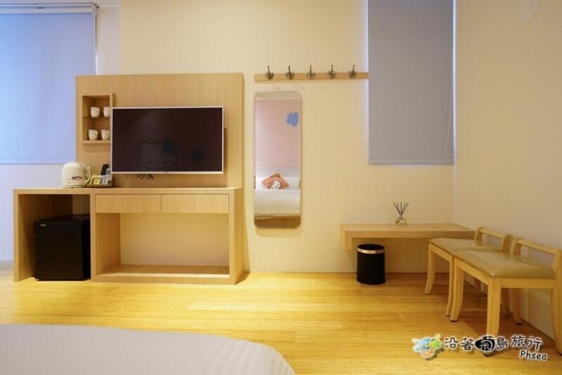 TV a/nebo společenská místnost v ubytování CHEN FENG HOMESTAY