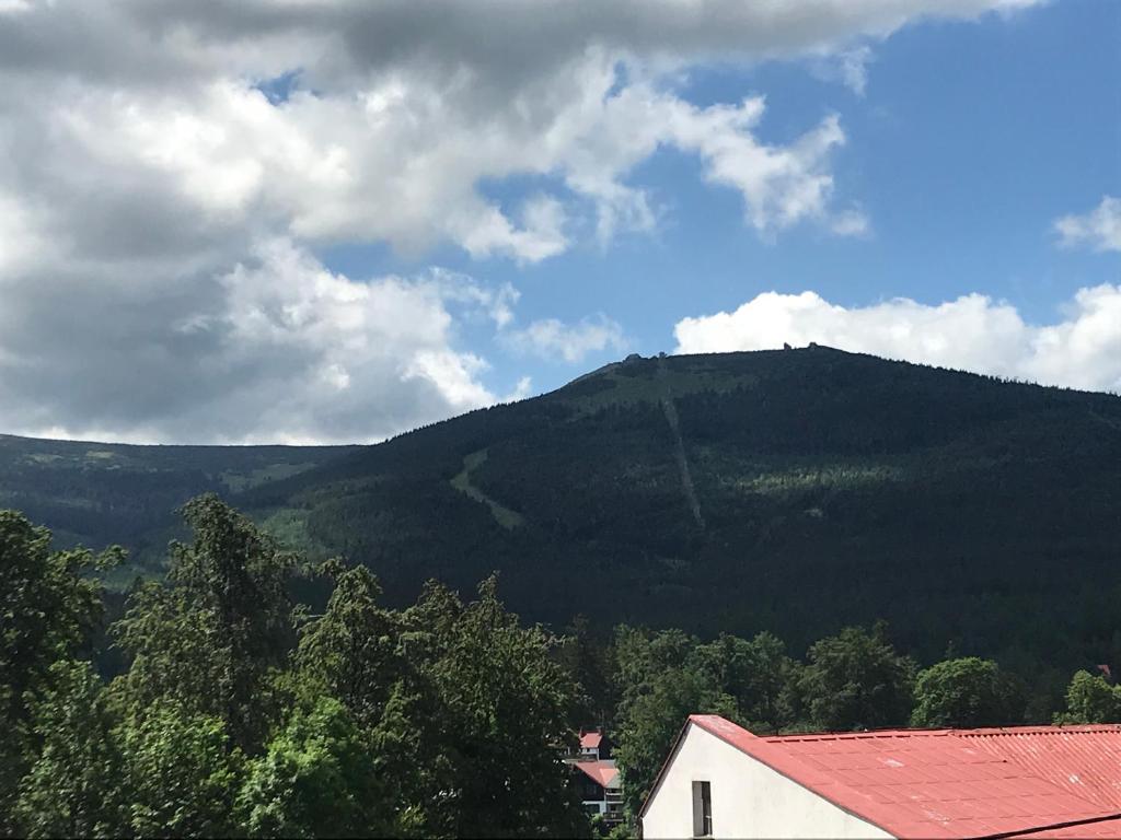 Výhľad na hory alebo výhľad na hory priamo z apartmánu