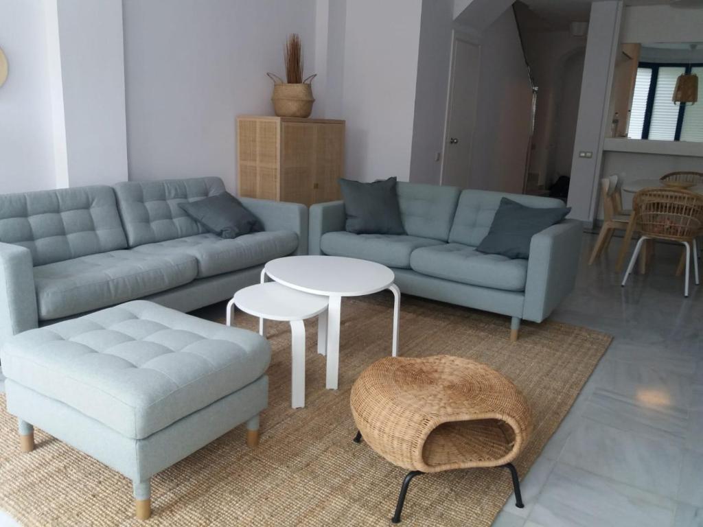 Posedenie v ubytovaní Marbella House Apartamento Duplex