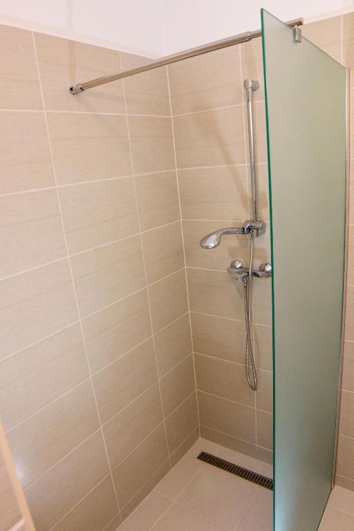 Mecset Apartman - Resim 17