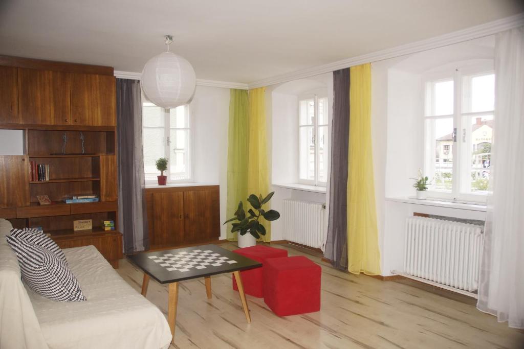 A kitchen or kitchenette at Vintage 2 Ferienwohnung für 2-3-4