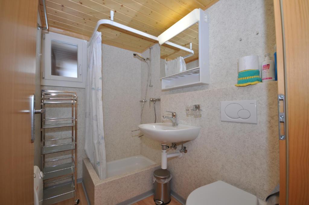 Uma casa de banho em Chalet Bim Chilchli
