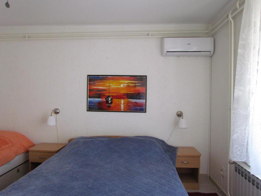 Postel nebo postele na pokoji v ubytování Apartments Bura & Jugo, Cres, without stress