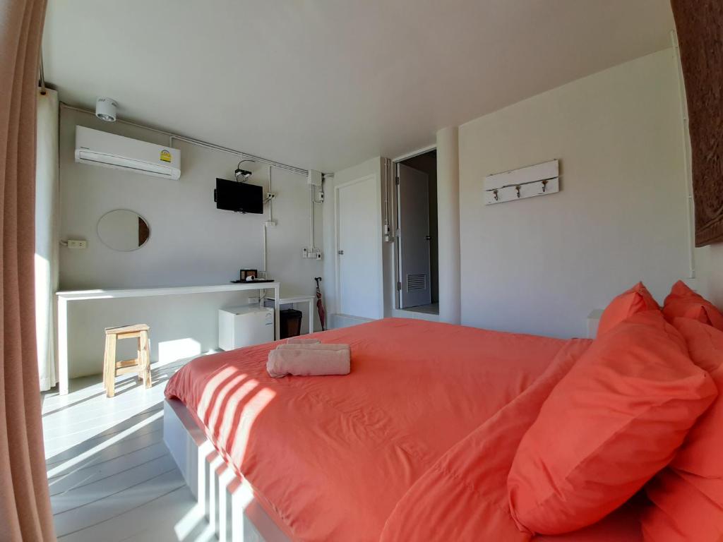 Chasorn Riverside Resort - Small Double Room