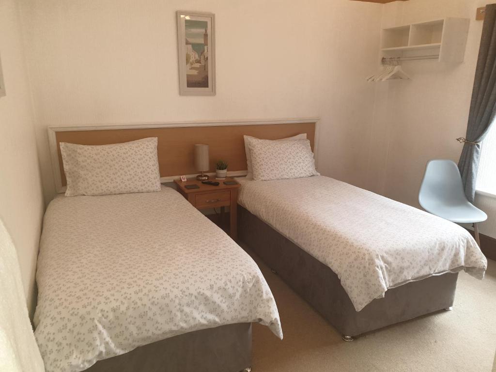 Bay Lodge - Large Twin Room En Suite