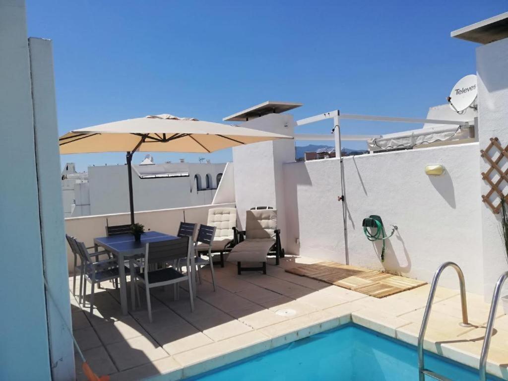 Bazén v ubytování Marbella House Penthouse nebo v jeho okolí