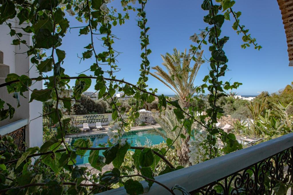 Bazén v ubytování Le Riad Villa Blanche nebo v jeho okolí