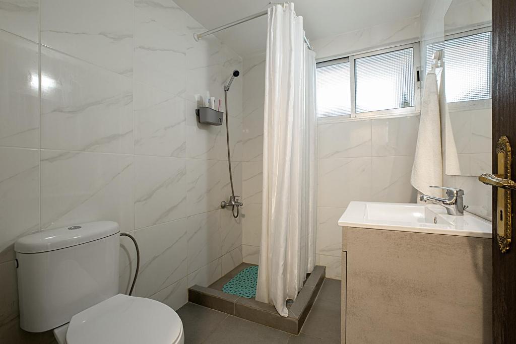 Koupelna v ubytování White Hostel