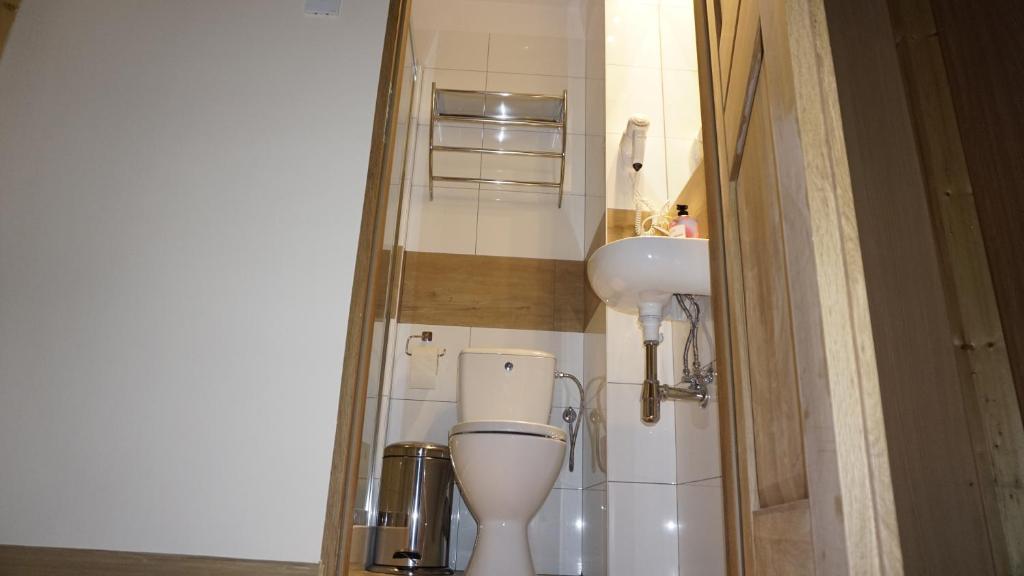 رزرو هتل و هاستل، AMBER APARTAMENT #10, آژانس هواپیمایی آسمان سپید