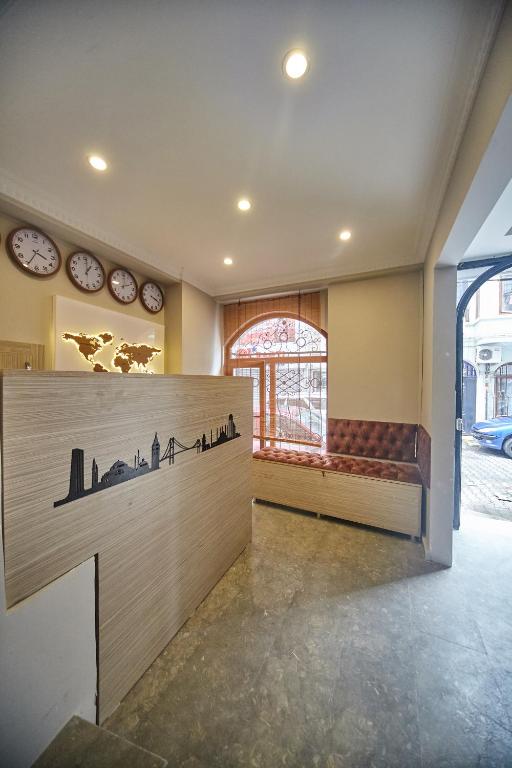 A kitchen or kitchenette at Luna Suites Taksim