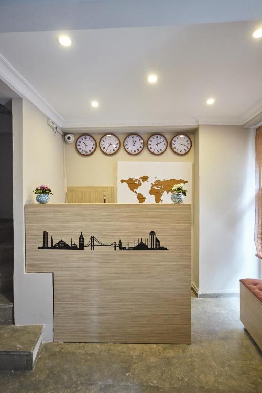 A kitchen or kitchenette at Luna Suites Taksim