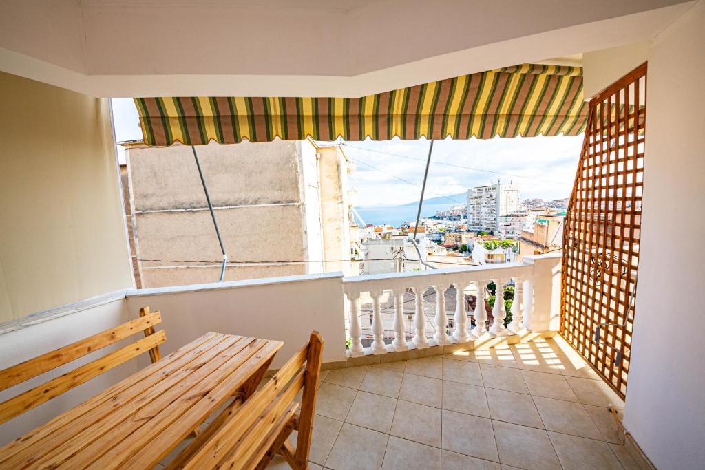 Balkón nebo terasa v ubytování Ideal ApartHotel Saranda