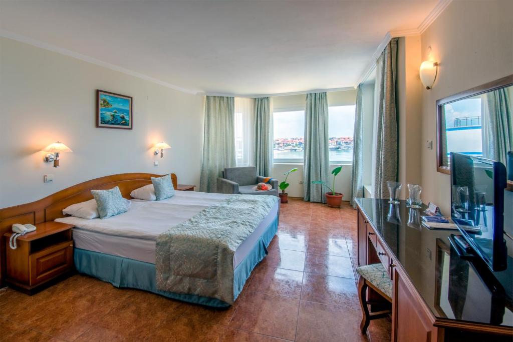 TV a/nebo společenská místnost v ubytování Hotel Villa List