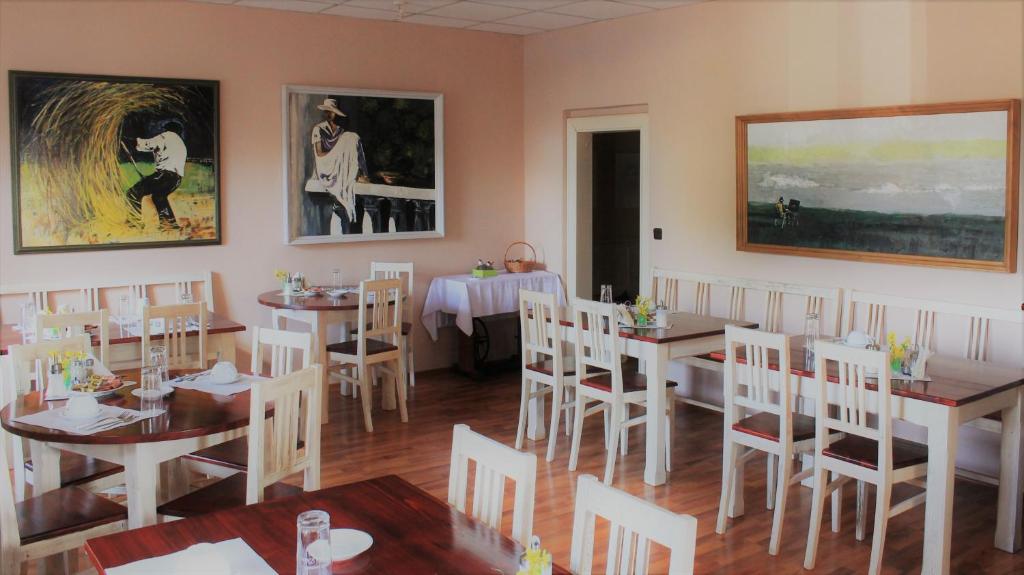 Restauracja lub miejsce do jedzenia w obiekcie Hotel Panský Dům Žamberk