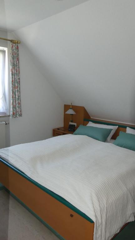 Postel nebo postele na pokoji v ubytování Ferienwohnung Mittl