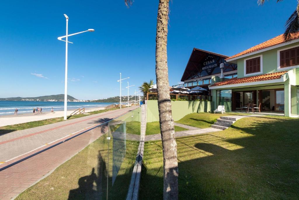  Lindo Sobrado Frente ao Mar