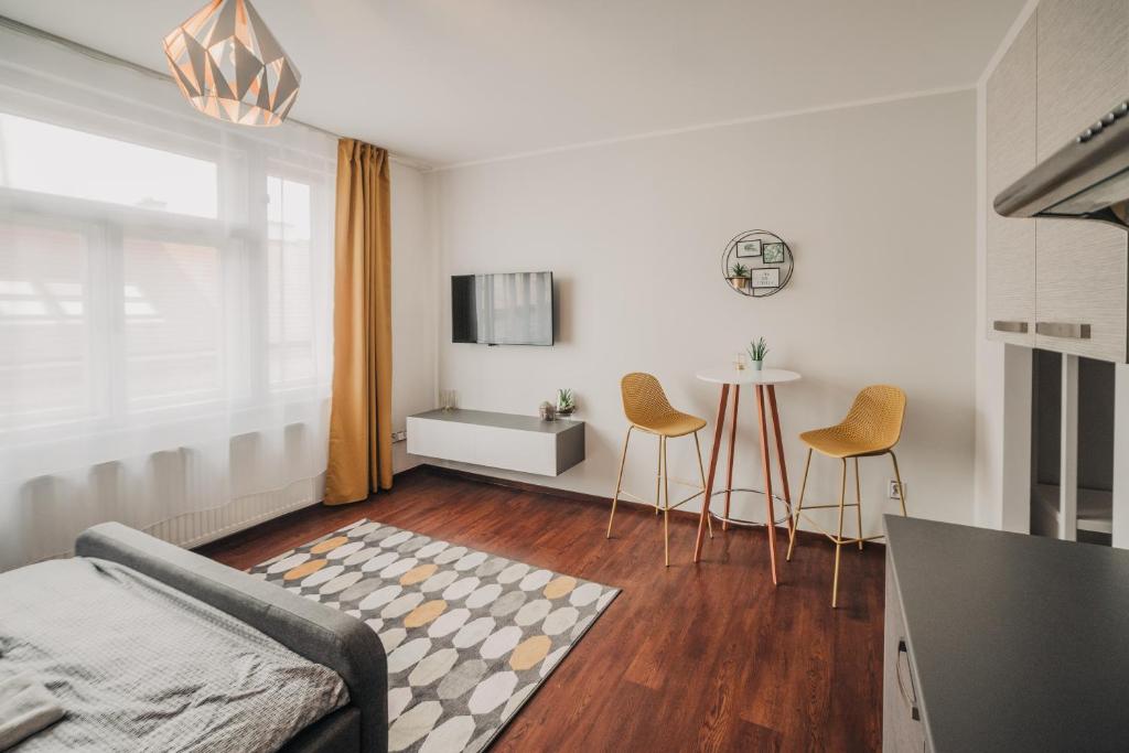 Cozy studio, 400m from the square - Apartamento De Un Dormitorio