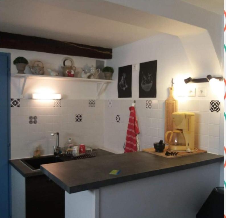 Kuchyň nebo kuchyňský kout v ubytování Gîte de Claire
