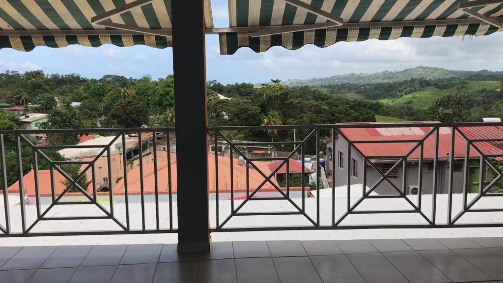 Domaine De Titine - Apartamento Con Vistas A La Piscina