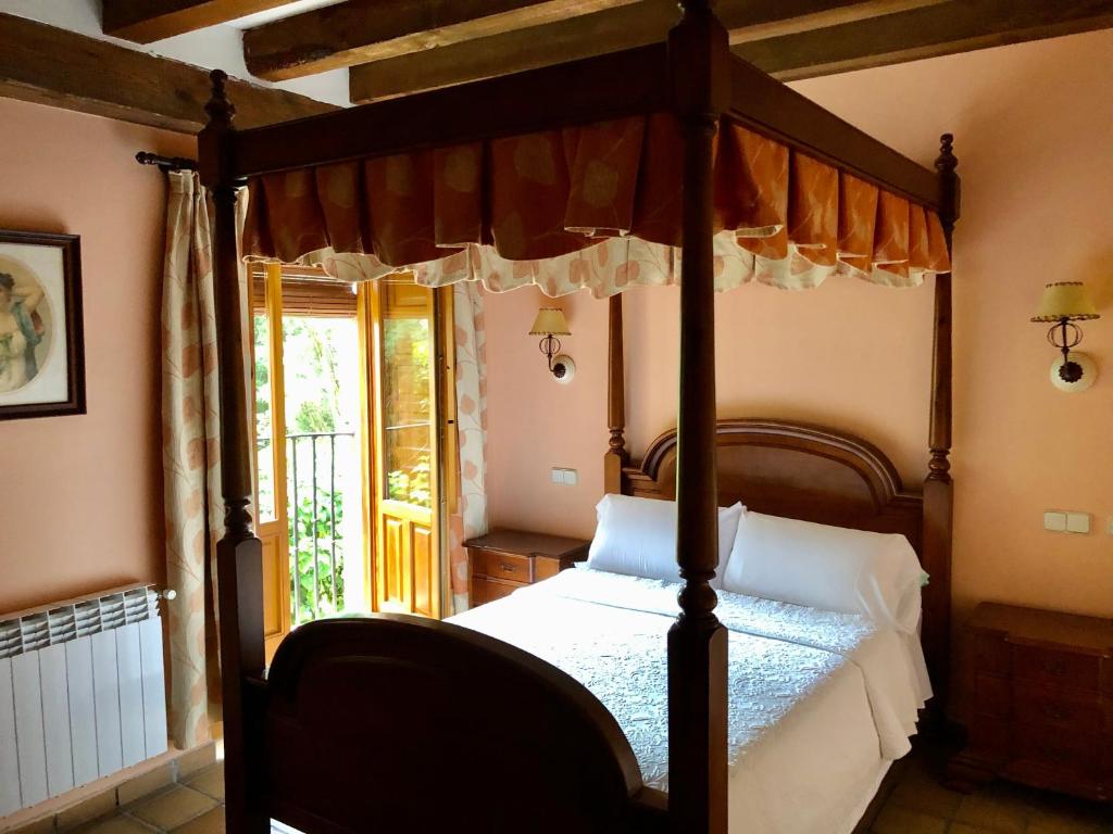 Hostal Posada La Panadera - Housity