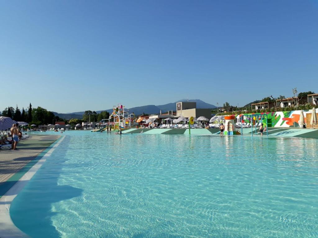 Bassein majutusasutuses Sisan Family Resort või selle lähedal