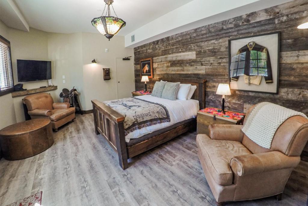 Lady MacDonald Country Inn - Resim 5