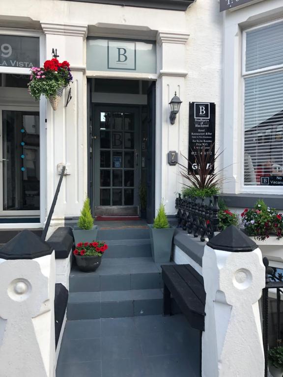 Bradburys of Blackpool - Resim 12