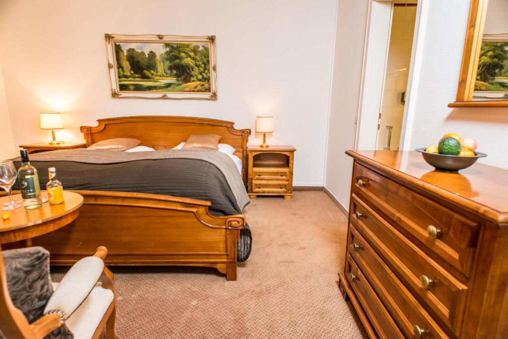 A bed or beds in a room at De l'Europe Gastein