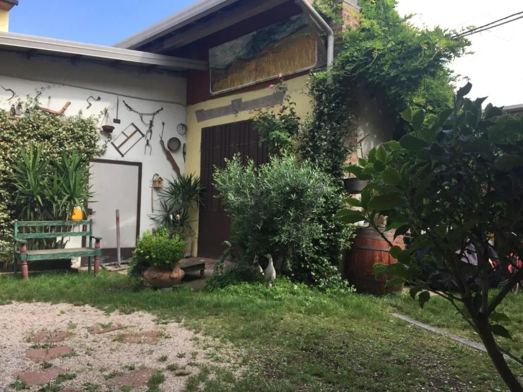 Cascina della Paglia, Comasina, Italy