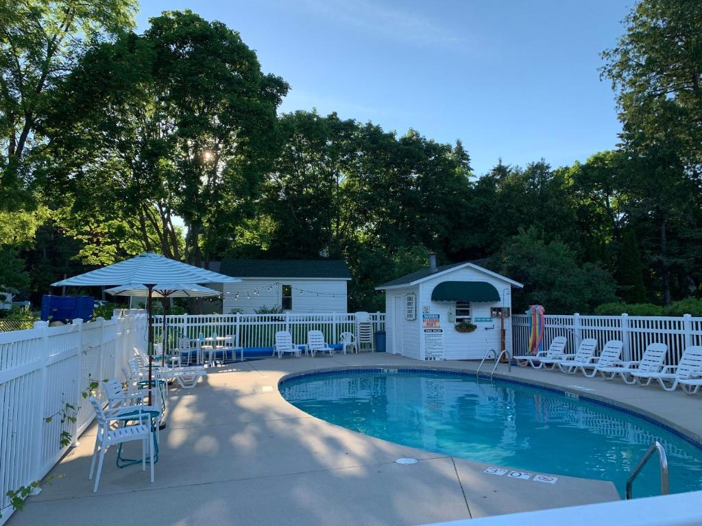 Cedar Court Inn photo
