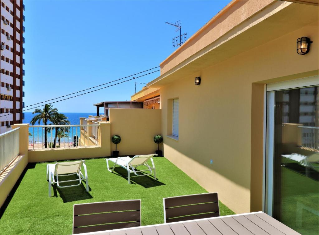 Balkón alebo terasa v ubytovaní Penthouse Ancla 461 Levante Beach