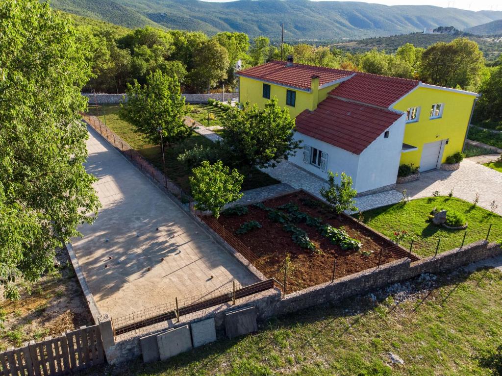 Príroda v okolí dovolenkového domu