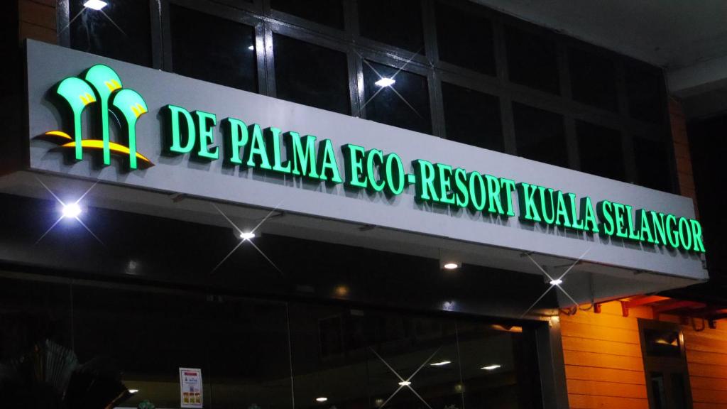 un signo que lee de palma tequila en De Palma Resort Kuala Selangor, en Kuala Selangor