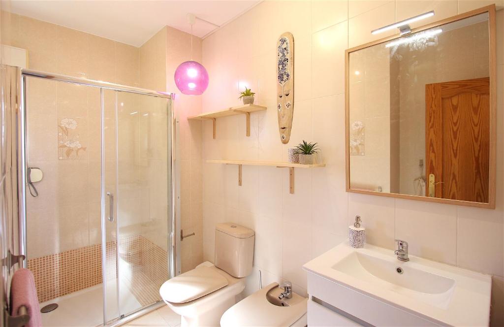 Kúpeľňa v ubytovaní Apartamento Dúplex Aldebaran by costablancarent