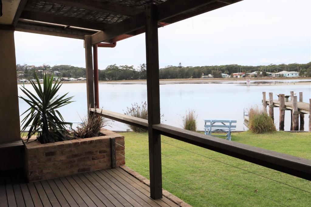 Lake Edge Apartments - One-Bedroom Apartment With Lake View