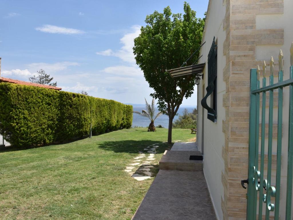 Ogród w obiekcie Lia Sea View Home - Nea Potidea Halkidiki