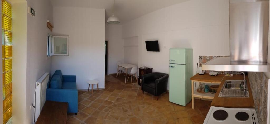 Anemona Apartments and Studios