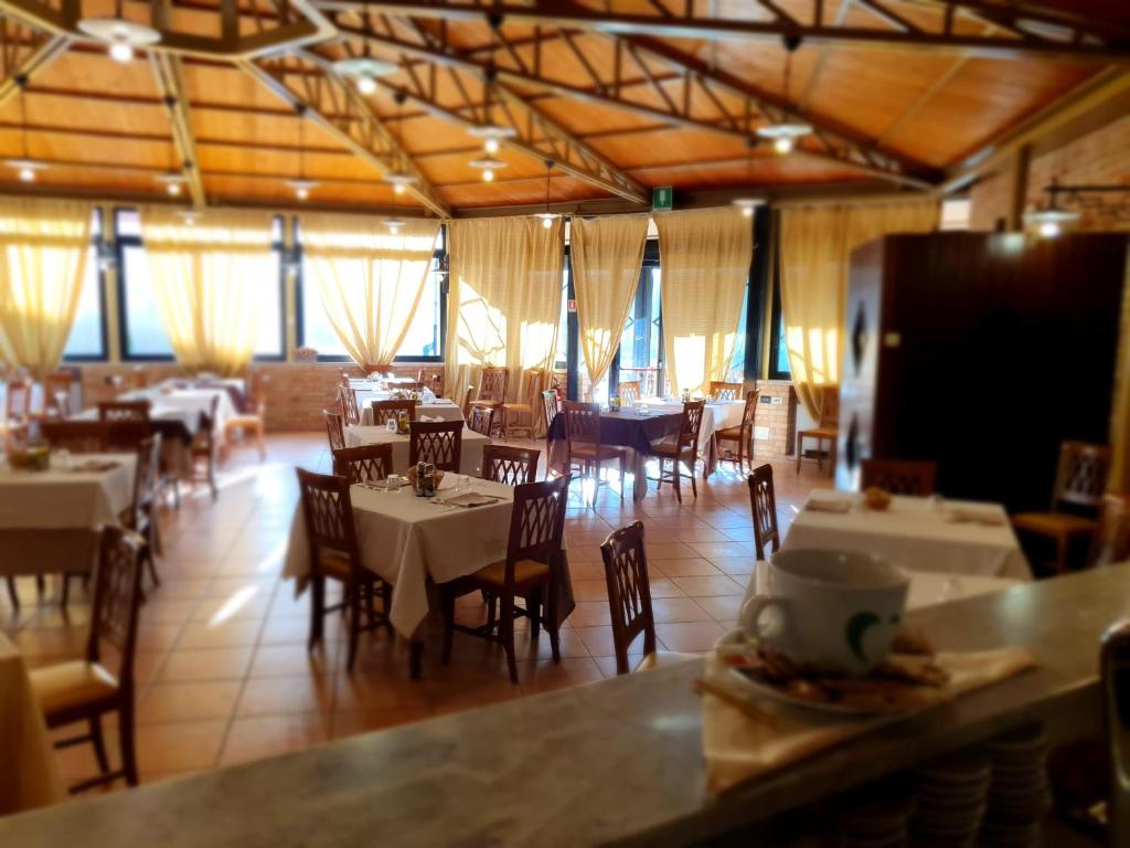 Restaurace v ubytování Hotel Holiday
