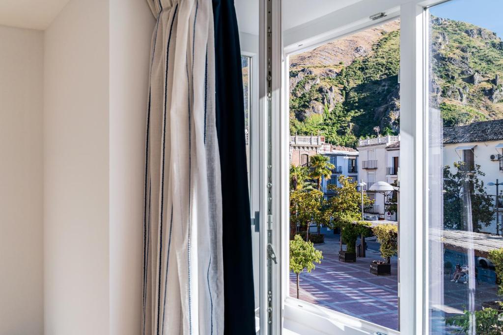 Widok na góry z tego hotelu