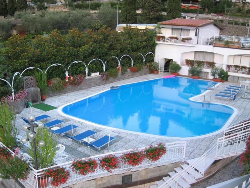 Bazén v ubytování Hotel Excelsior Bay nebo v jeho okolí
