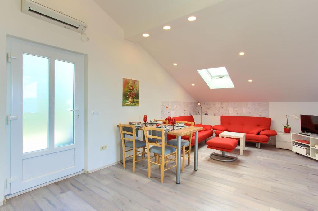 Część wypoczynkowa w obiekcie Apartment Milena by El-Pi Tours