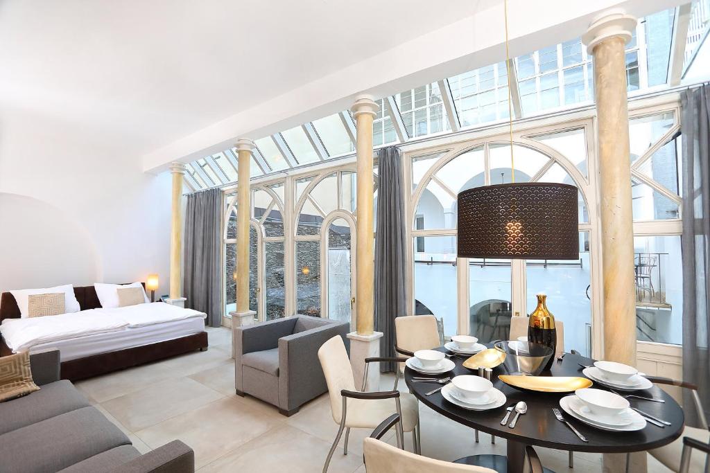 Postel nebo postele na pokoji v ubytování Stylische Cityapartments Benedikt