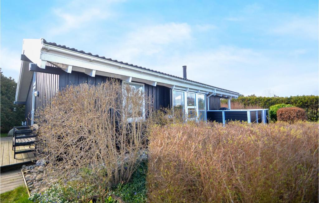 Κήπος έξω από το 3 Bedroom Awesome Home In Glesborg