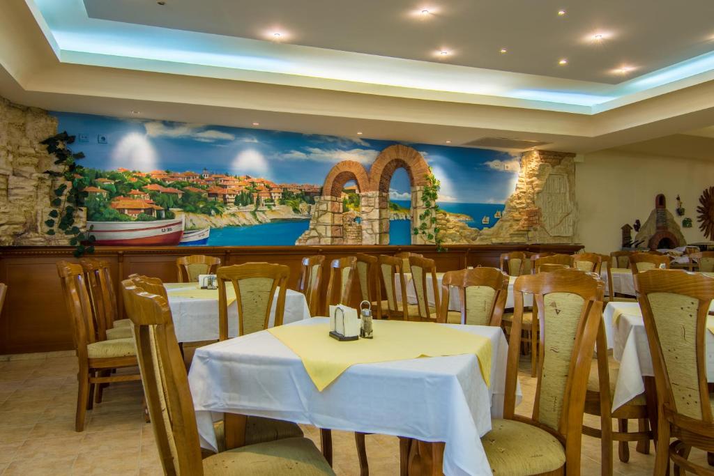 Restaurace v ubytování Hotel Villa List